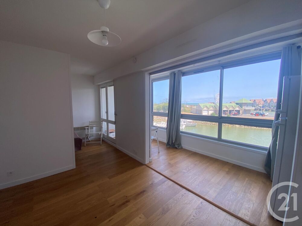 Courseulles-sur-Mer, idéalement situé avec sa vue sur le....