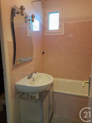  Appartement à louer 2 pièces 31 m²
