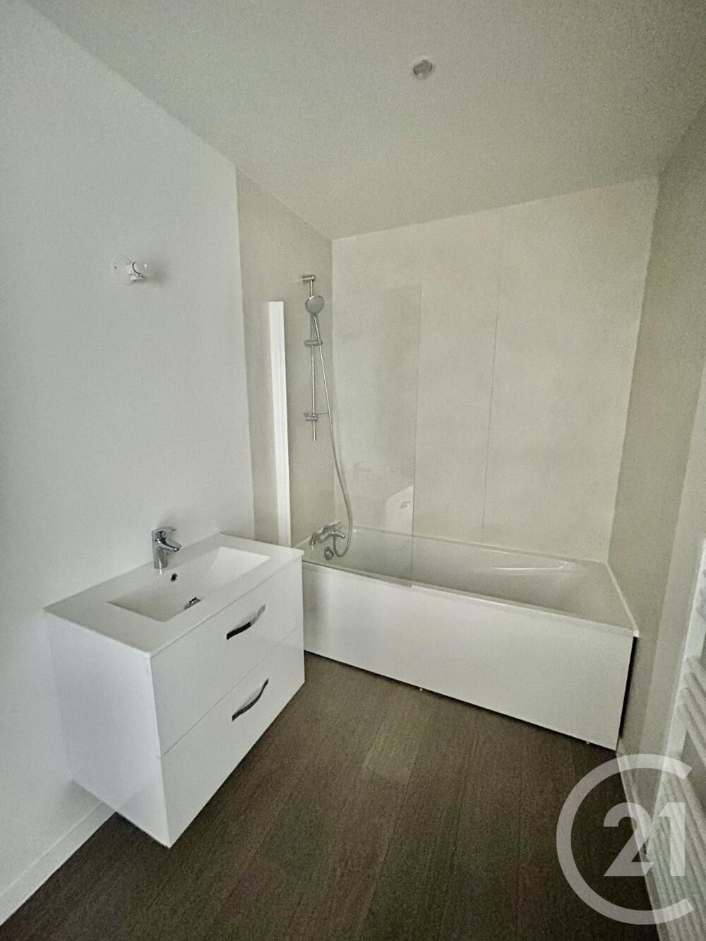 location Appartement - 3 pièce(s) - 51 m² Nemours (77140)