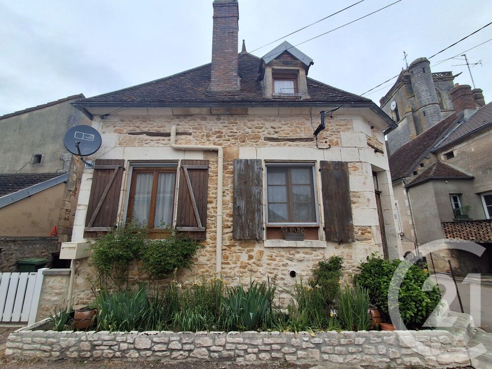 Nichée au c½ur du village d'ÉtaislaSauvin, cette maison ....