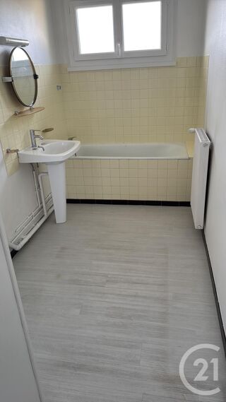  Appartement à louer 3 pièces 63 m²
