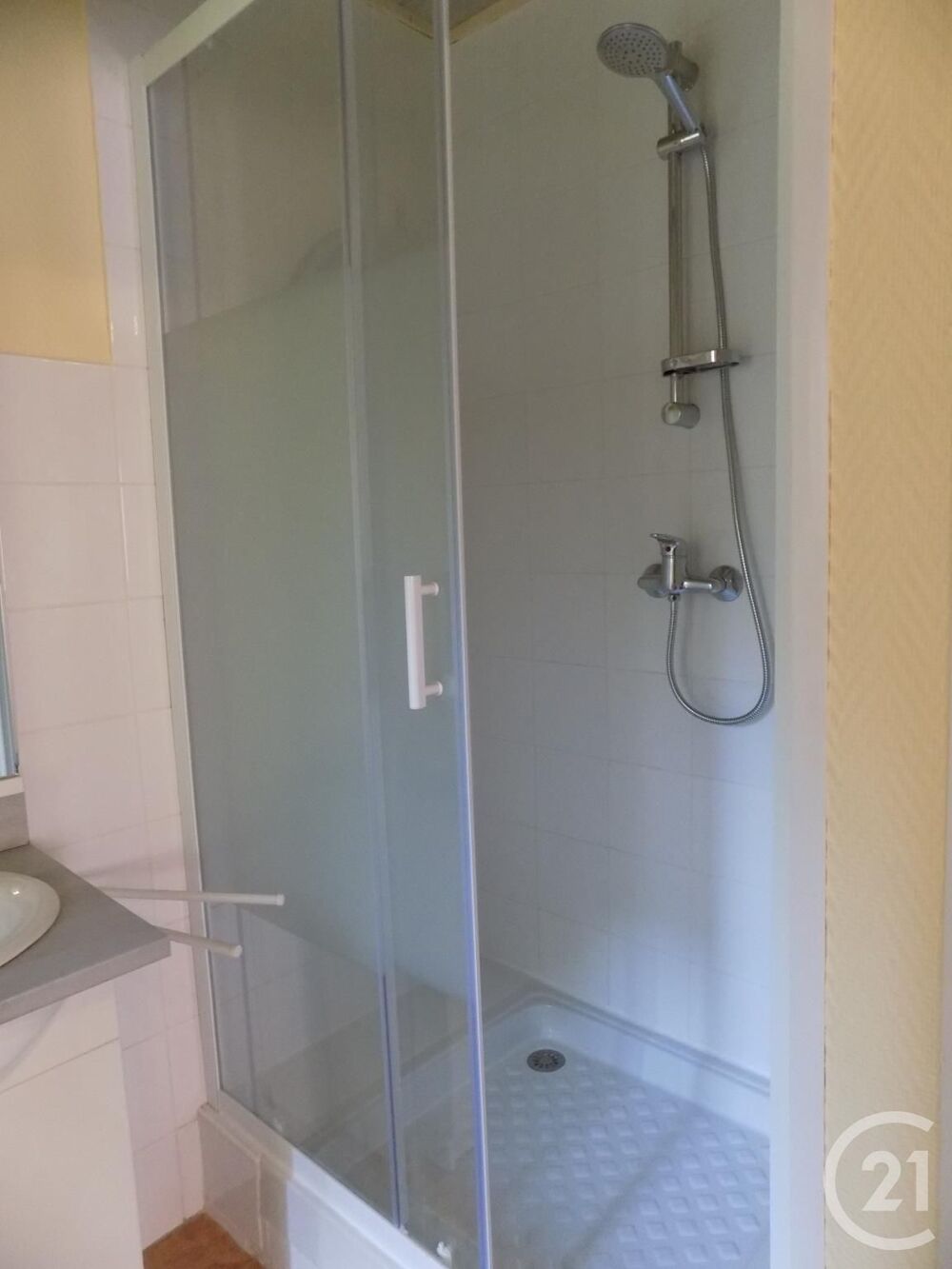 location Appartement - 3 pièce(s) - 50 m² Bagnols-sur-Cèze (30200)