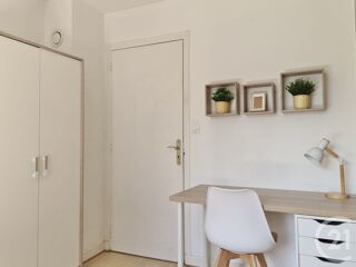 Appartement à louer 5 pièces 82 m²