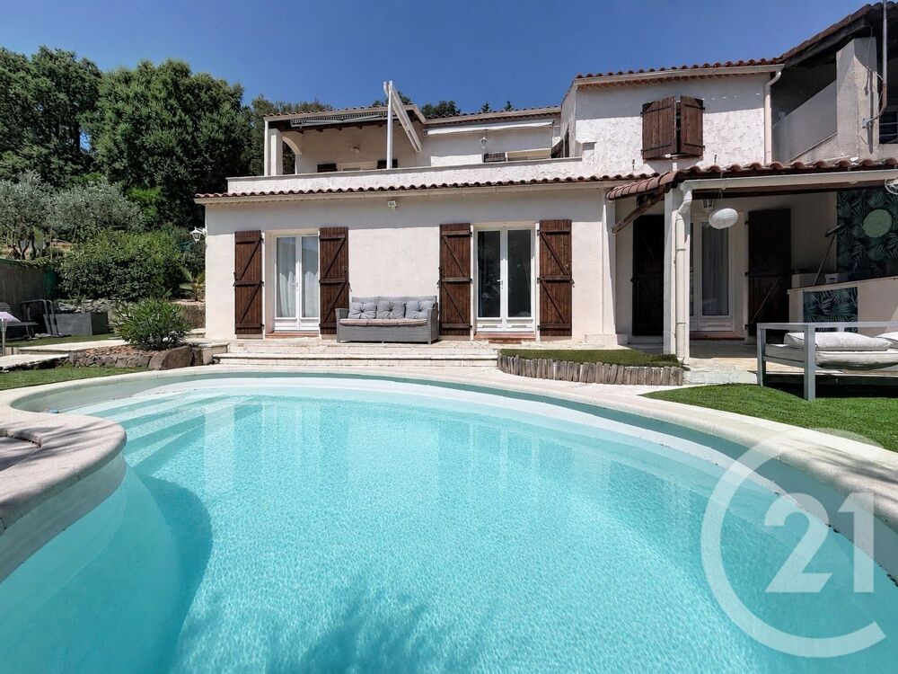 Dans un domaine au c½ur de l'Esterel, charmante villa ré....