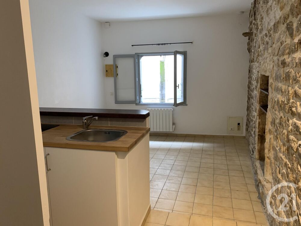 Appartement type 1 au 1 er étage d'une propriété sécuris....