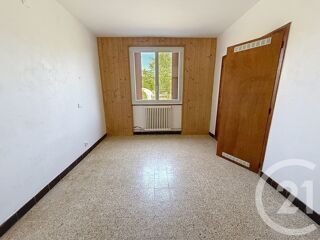  Appartement à louer 3 pièces 81 m²
