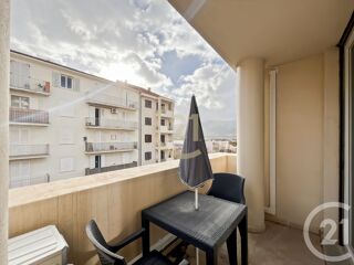  Appartement à louer 4 pièces 87 m²