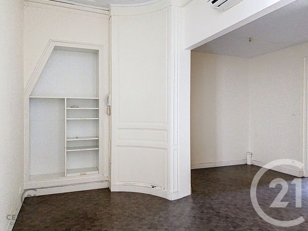 Emplacement recherché en plein c½ur de NEMOURS ! <br....