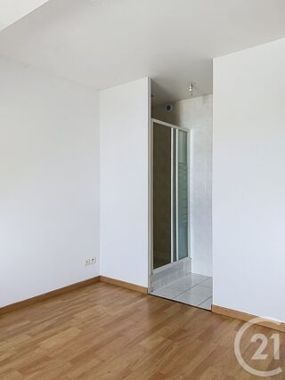  Maison à louer 4 pièces 81 m²