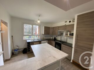  Appartement à louer 4 pièces 75 m²