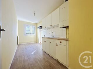  Appartement à louer 3 pièces 79 m²