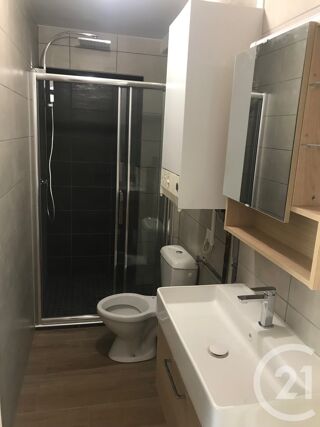  Appartement à louer 2 pièces 32 m²