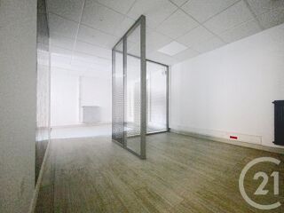  Appartement à louer 5 pièces 84 m²