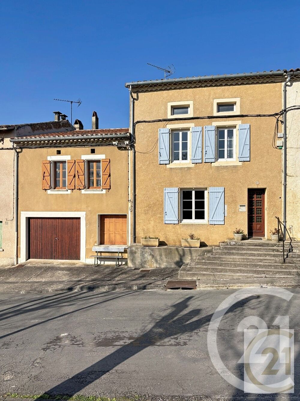 Nichée au c½ur de Avignonet-Lauragais, cet ensemble immo....