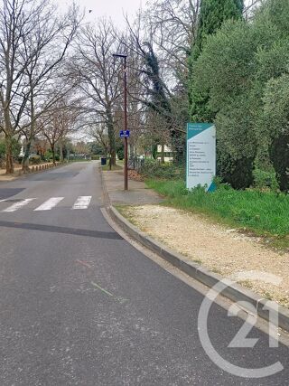  Appartement � louer 10 pi�ces 272 m�