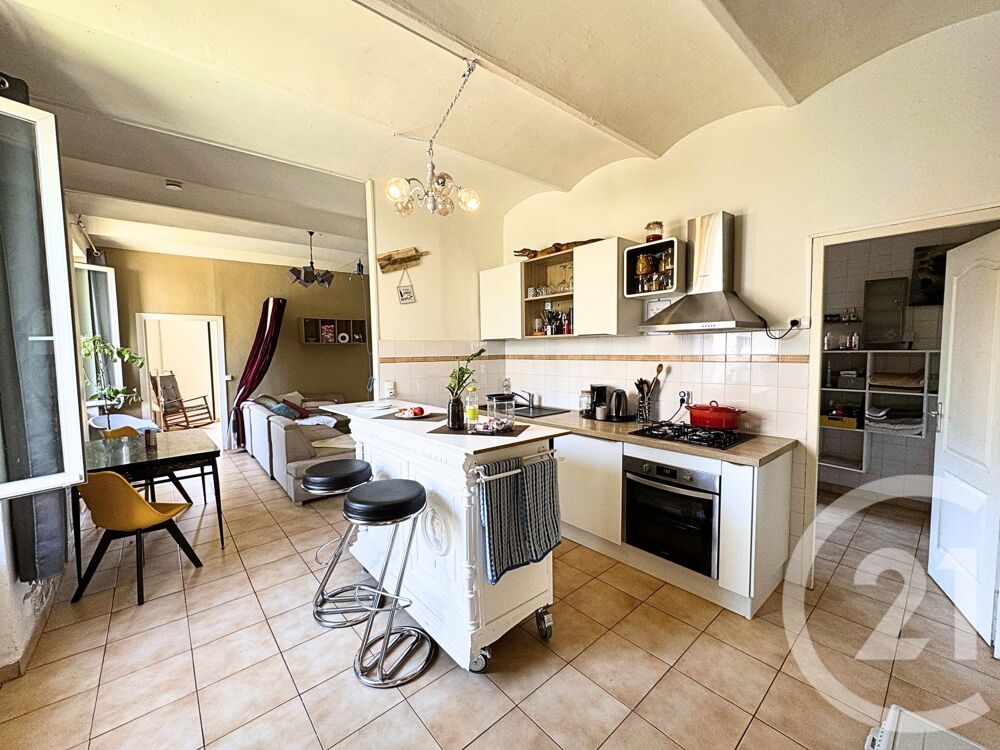 Idéalement situé au c½ur du village, venez découvrir cet....