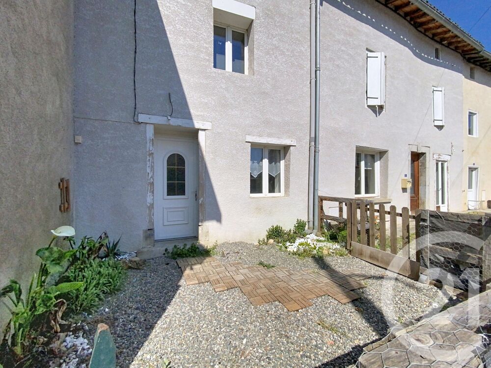Nichée dans le calme de Lorp Sentaraille, cette maison d....