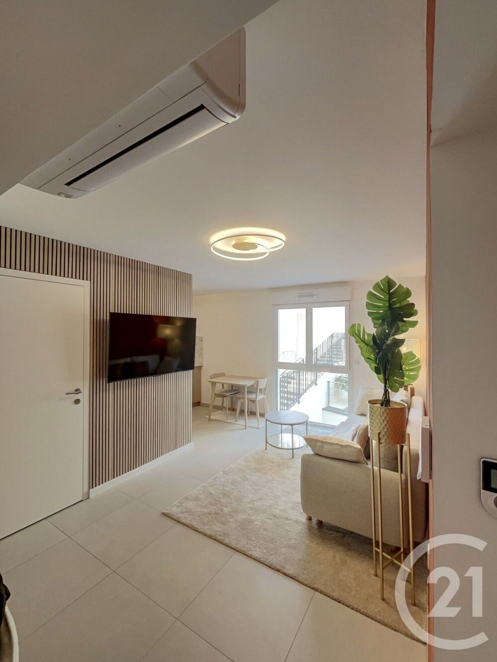 Au c½ur du Cap d'Ail, ce studio de 27m², vous accueille ....