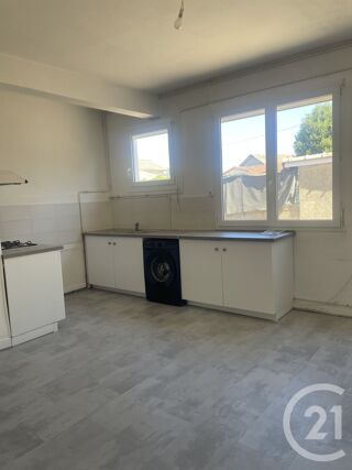  Maison à louer 3 pièces 110 m²