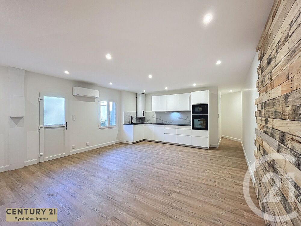« APPARTEMENT T4 DE PLAIN-PIED VUE MONTAGNE » ....