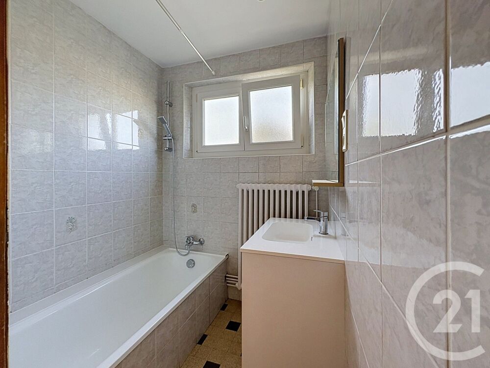 location Appartement - 3 pièce(s) - 72 m² Exincourt (25400)