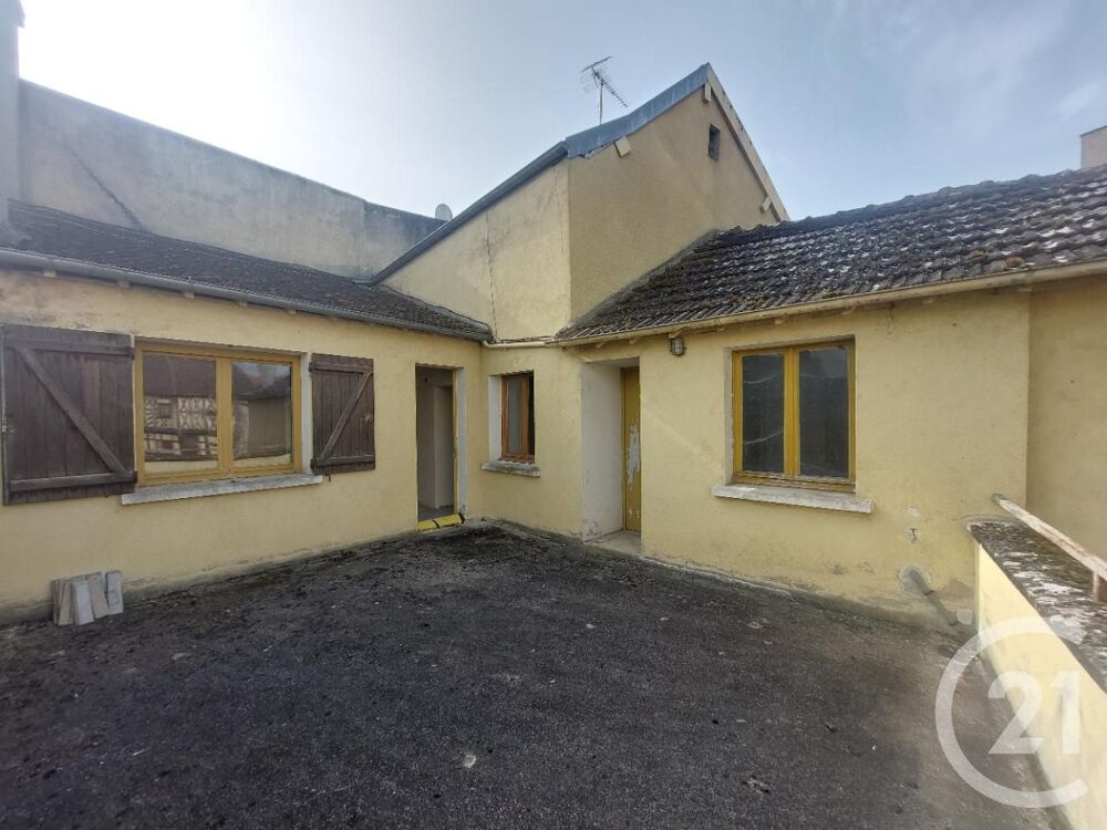 Charmant village à 18km d'Auxerre, découvrez cette maiso....