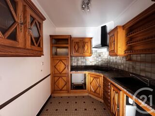  Appartement à louer 3 pièces 86 m²