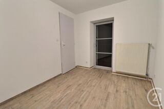  Appartement à louer 2 pièces 33 m²