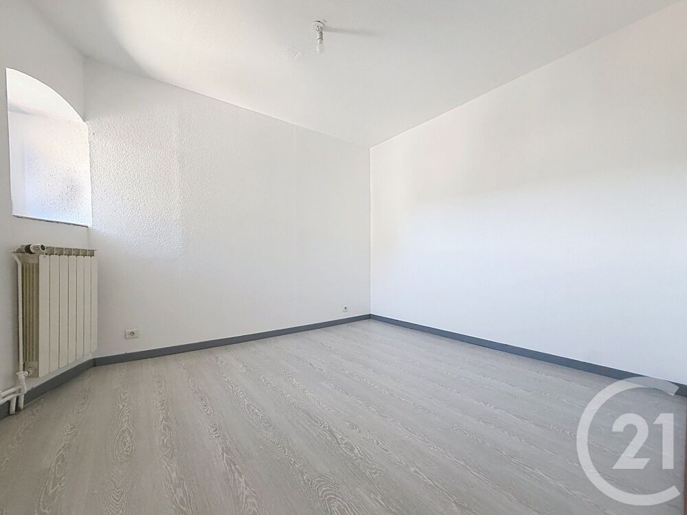 Century 21 Agence de la Gare vous propose au centre-vill....