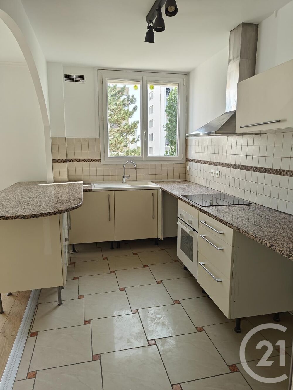 location Appartement - 4 pièce(s) - 80 m² Chilly-Mazarin (91380)