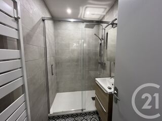  Appartement à louer 4 pièces 81 m²
