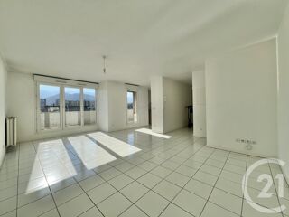  Appartement à louer 3 pièces 103 m²