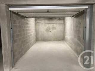  Parking / Garage à louer 14 m²