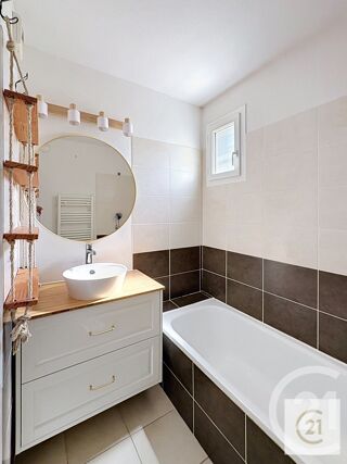  Appartement à louer 2 pièces 44 m²