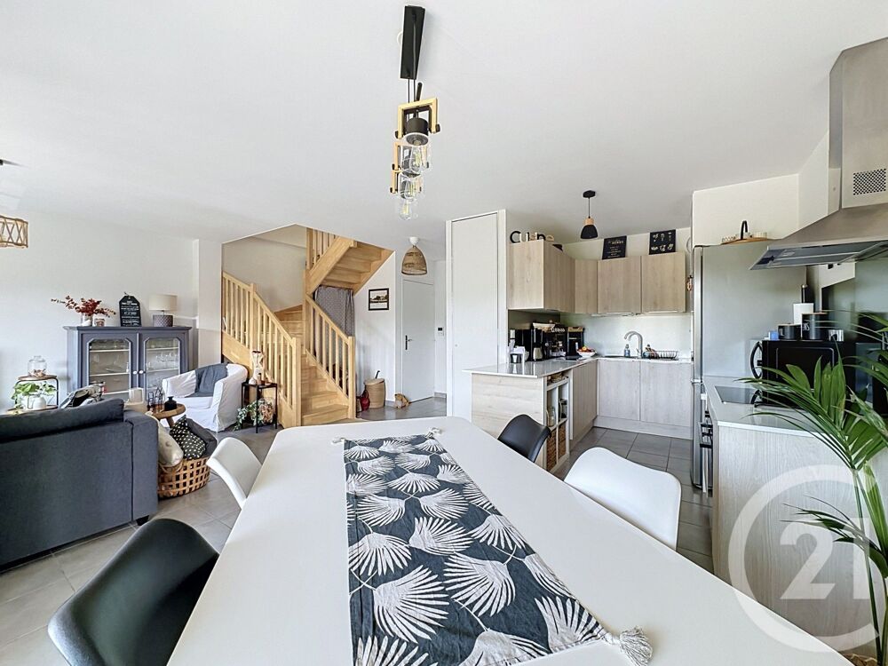 SAINT SYMPHORIEN D'OZON Bel appartement de 70 m² loi....
