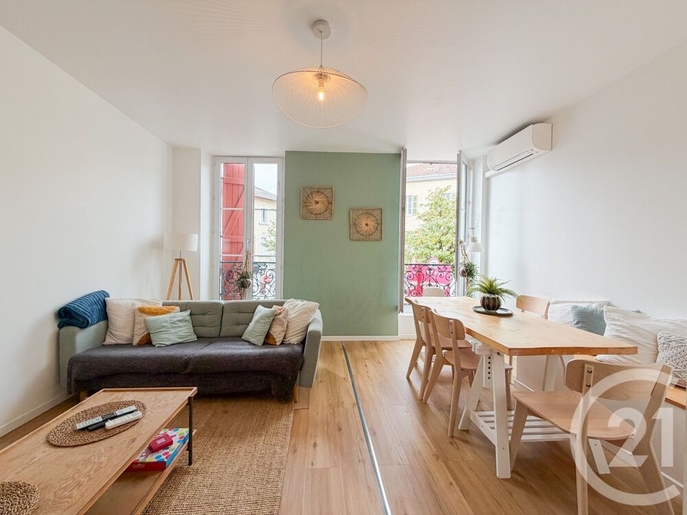 Une maison qui a déjà une histoire et qui n'attend plus ....
