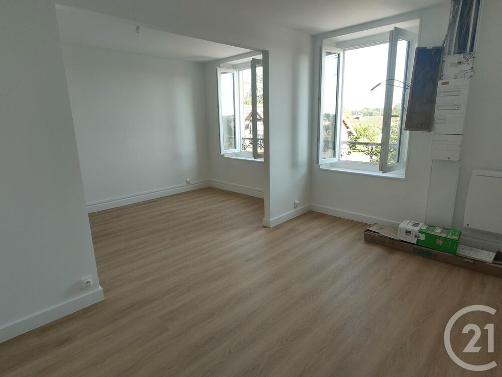 Appartement T1 composé d'une entrée sur cuisine avec cui....