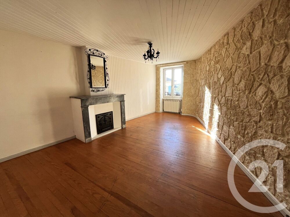 Venez découvrir cette maison de village en plein c½ur de....