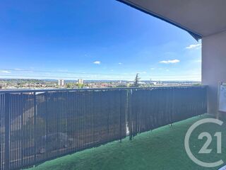  Appartement à louer 4 pièces 100 m²