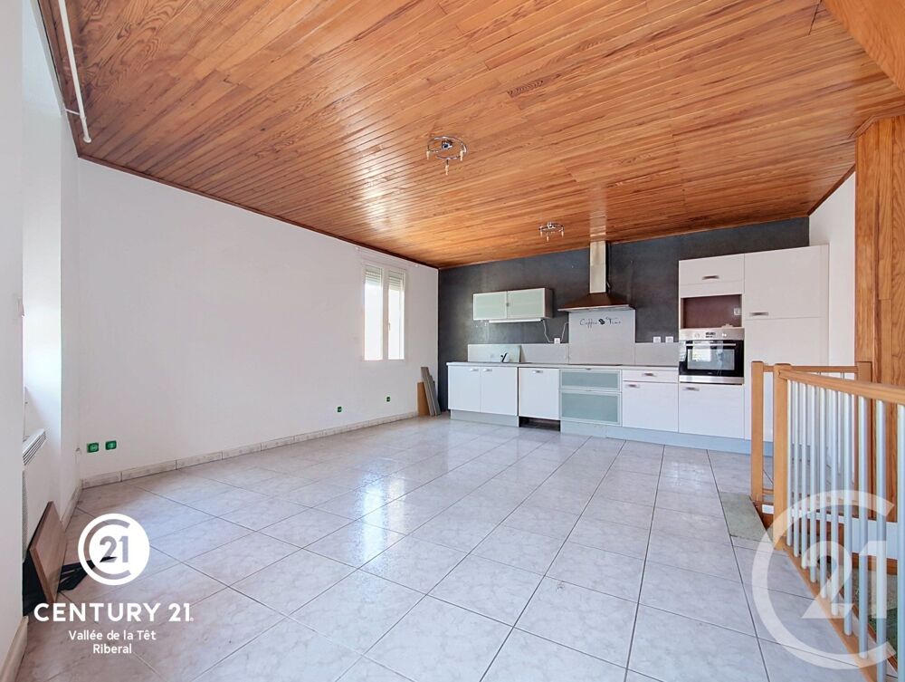 Maison à vendre à Saint-Estève avec local professionnel ....