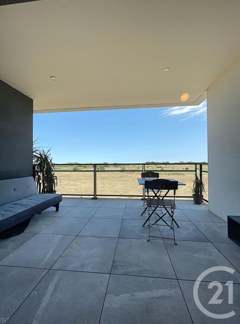 Situé au 1er étage, cet appartement offre un cadre de vi....
