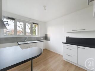  Appartement à louer 4 pièces 70 m²