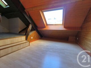  Appartement à louer 3 pièces 100 m²