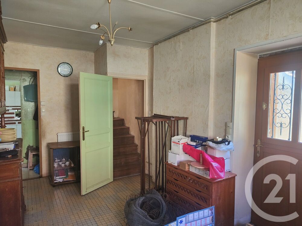 Cette charmante maison de village vous propose au rez-de....