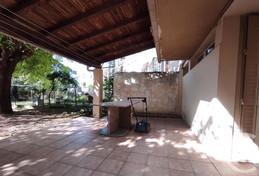 À Castres, nous vous proposons à la vente cette maison p....