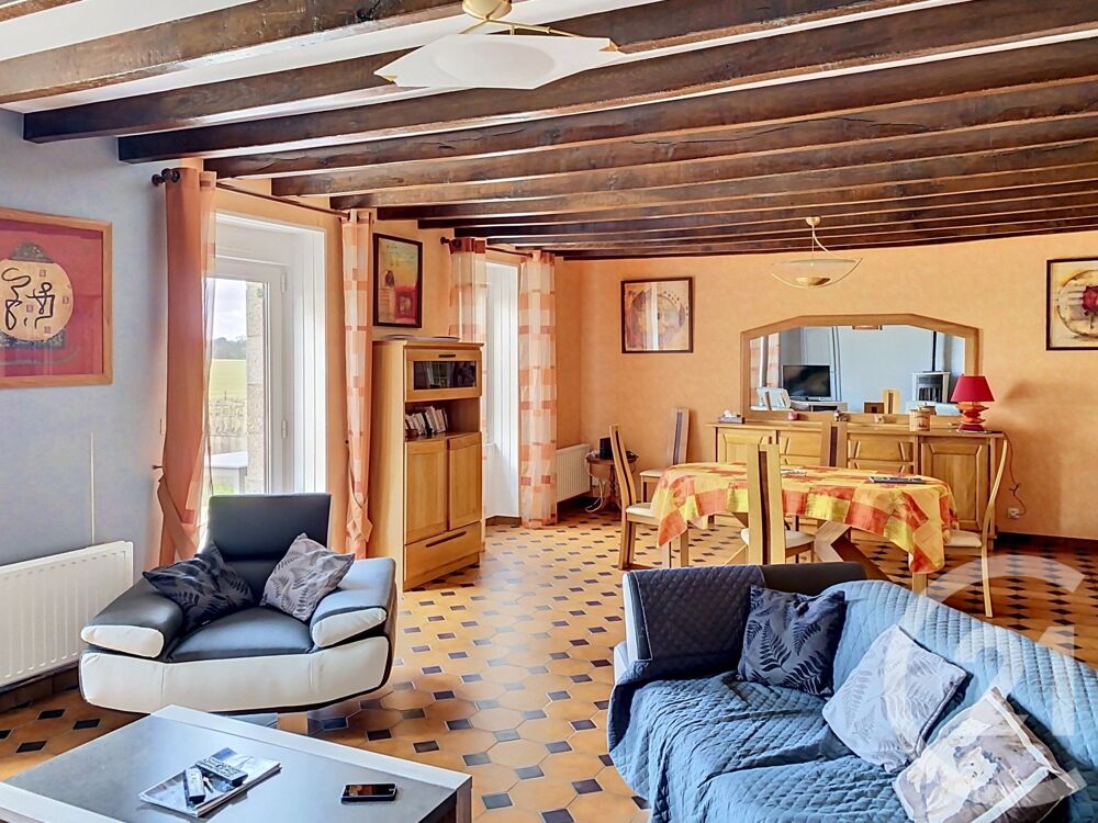 SAINT-JACUT-LES-PINS : dans un village au clame, à moins....