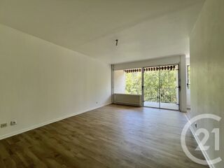  Appartement à louer 3 pièces 85 m²