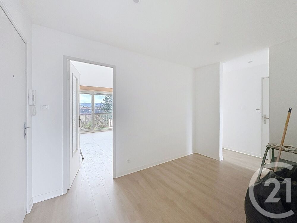 location Appartement - 3 pièce(s) - 61 m² Valentigney (25700)