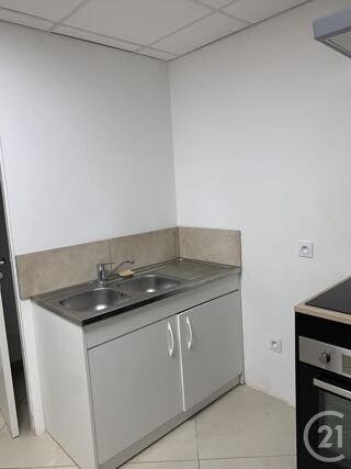  Appartement à louer 3 pièces 55 m²