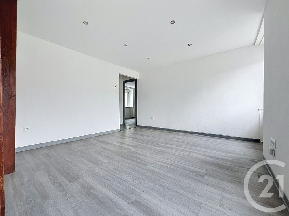 location Appartement - 4 pièce(s) - 78 m² Sainte-Suzanne (25630)